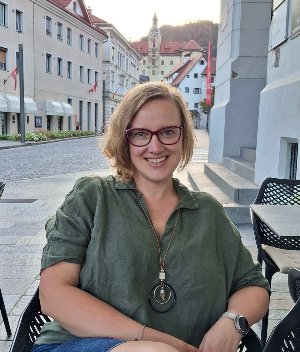 Foto-Daša Perme Jurjavčič Large